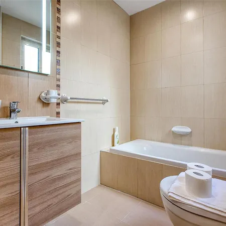 Fully Equipped Cozy In Bormla With Wifi & Ac By 360 Estates Apartment Cospicua