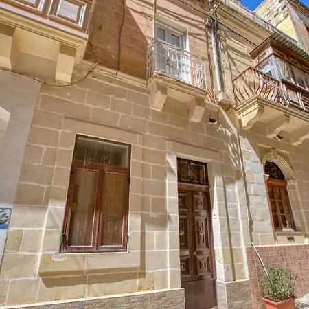 Fully Equipped Cozy In Bormla With Wifi & Ac By 360 Estates Apartment