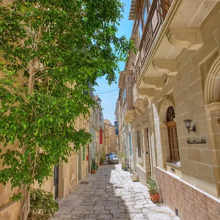 Fully Equipped Cozy In Bormla With Wifi & Ac By 360 Estates Cospicua