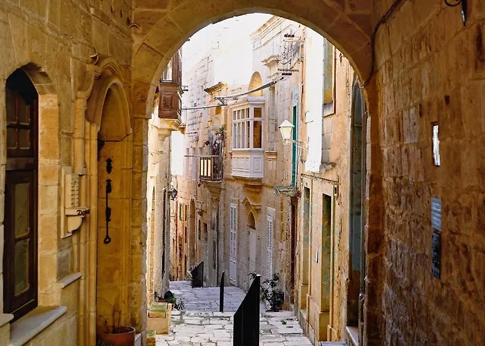 Fully Equipped Cozy In Bormla With Wifi & Ac By 360 Estates Apartamento